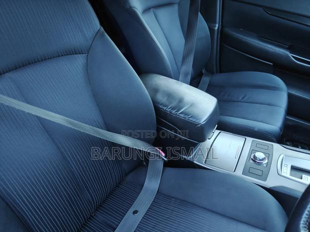 Subaru Legacy 2010 Silver