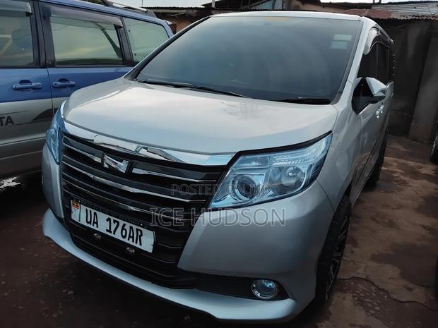 Toyota Noah 2015 Gray