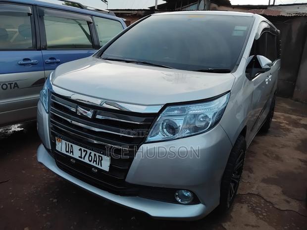 Toyota Noah 2015 Gray