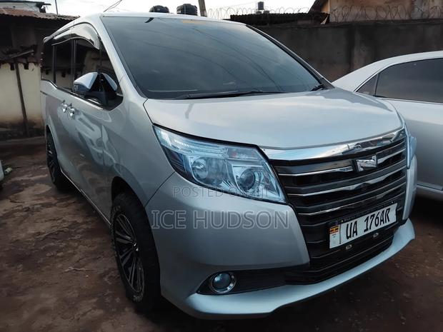 Toyota Noah 2015 Gray
