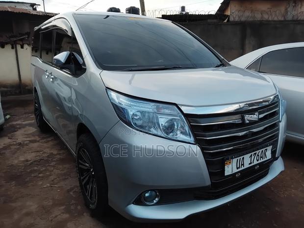 Toyota Noah 2015 Gray