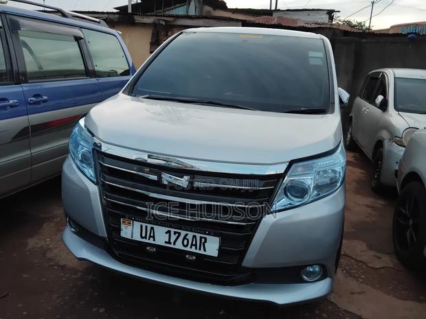 Toyota Noah 2015 Gray