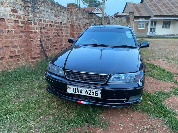Toyota Mark II Qualis 2.2 AWD 2000 Black