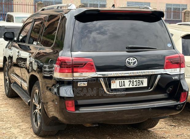 Toyota Land Cruiser 4.6 V8 ZX 2013 Black