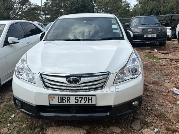 Subaru Outback 2013 White