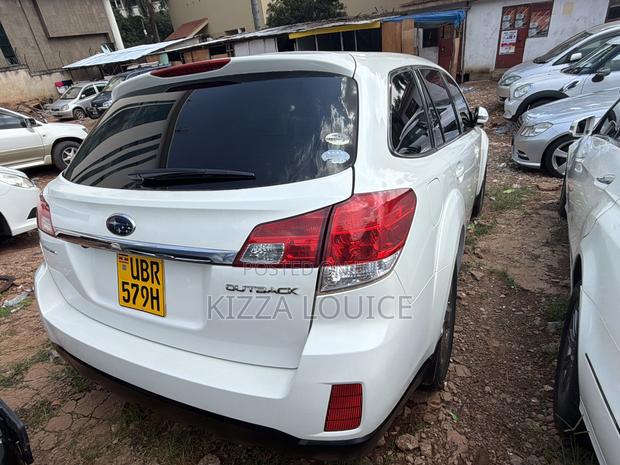Subaru Outback 2013 White