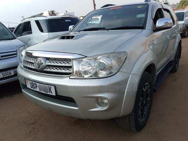 Toyota Fortuner 3.0 D AWD 2011 Silver