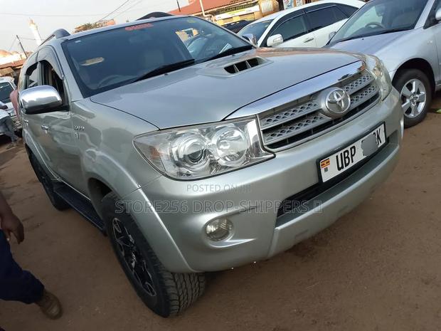 Toyota Fortuner 3.0 D AWD 2011 Silver