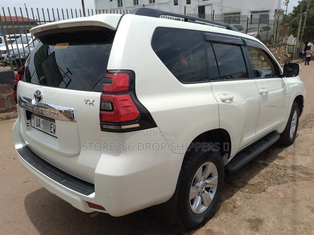 Toyota Land Cruiser Prado 2.8 2018 White