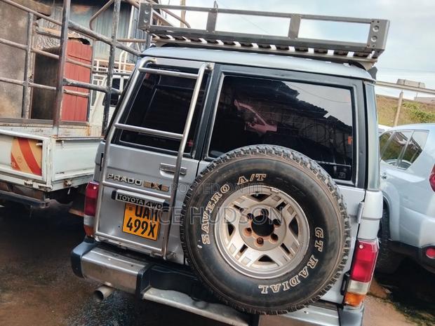 Toyota Land Cruiser Prado 1998 Gray