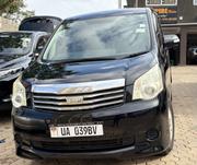 Toyota Noah 2.0 143hp FWD (7 Seater) 2012 Black for sale