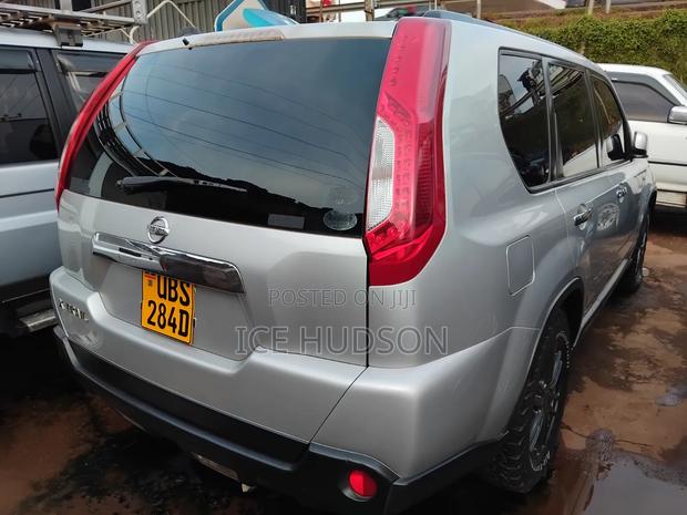Nissan X-Trail 2010 Gray