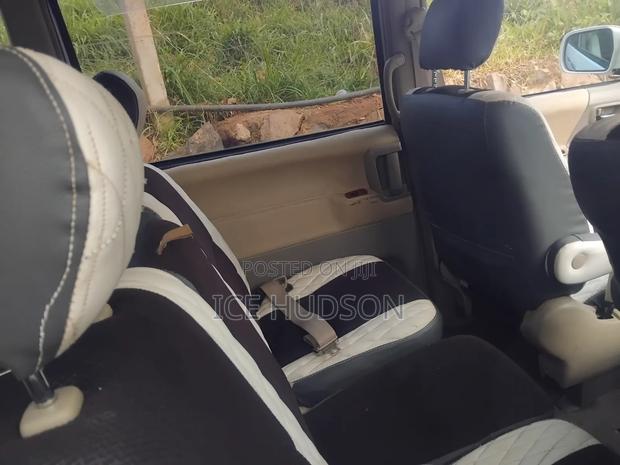 Toyota Noah 2006 Silver