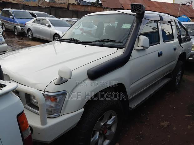 Toyota Hilux 1999 White
