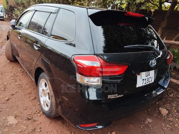 Toyota Corolla Fielder 2016 Black