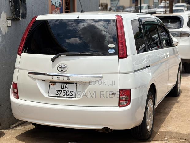 Toyota ISIS 1.8 G 2WD 2012 White