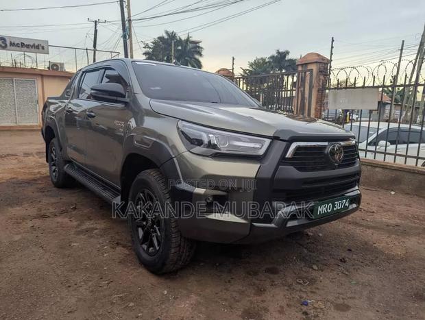 Toyota Hilux Revo Double Cab Deisel 2.8 AWD 2018 Green