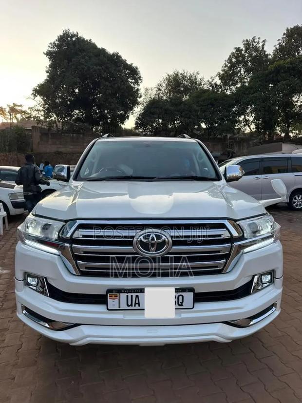 Toyota Land Cruiser Prado 2016 White