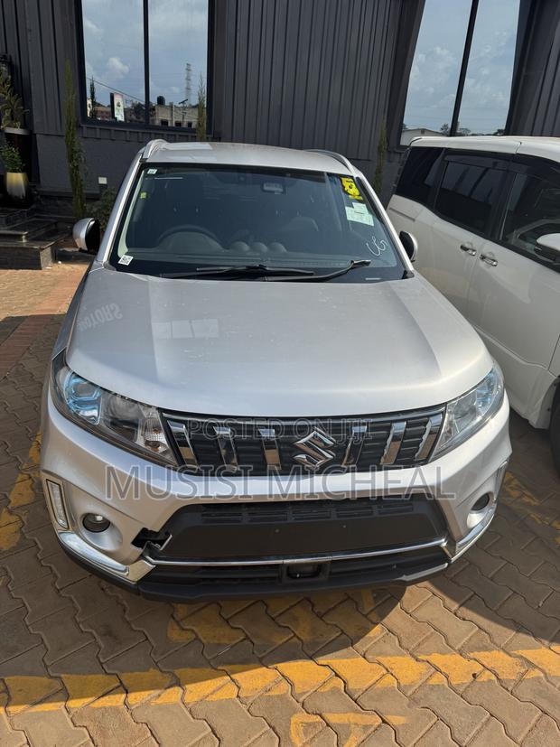 Suzuki Escudo 2019 Silver