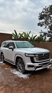 Toyota Land Cruiser LC300 2023 Pearl for sale