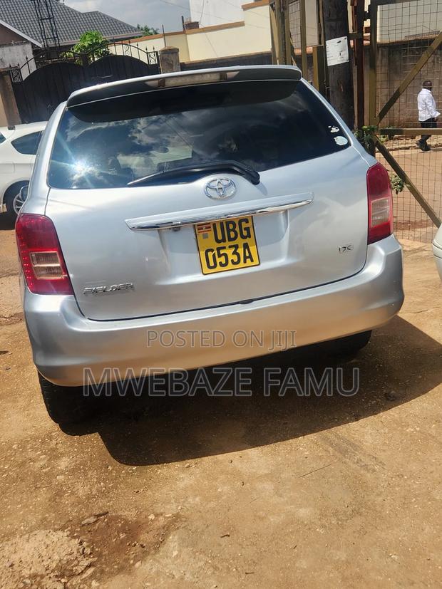 Toyota Corolla Fielder 2010 Silver