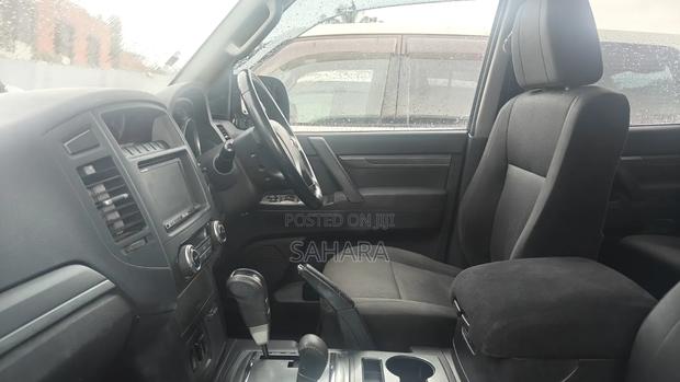 Mitsubishi Pajero 2011 White
