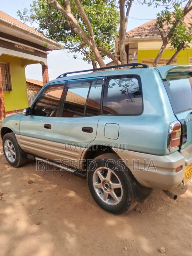 Toyota RAV4 1995 Green