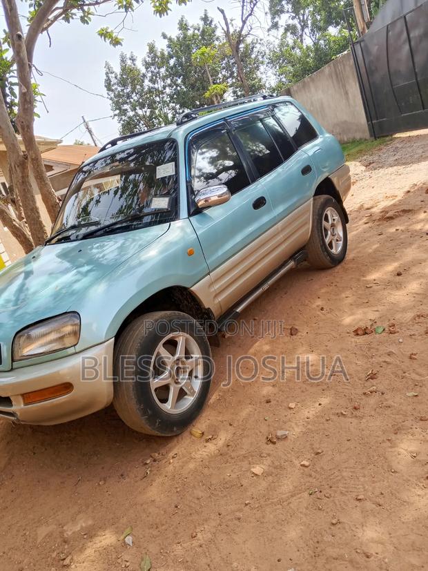 Toyota RAV4 1995 Green