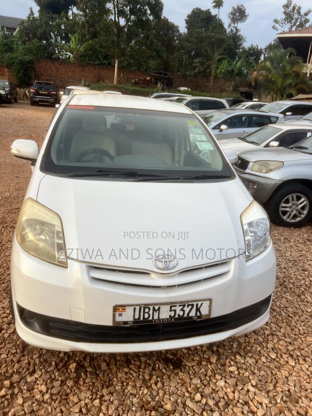 Toyota Passo Sette 1.5 FWD 2010 White