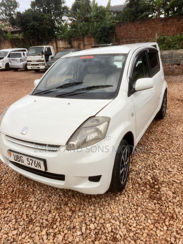 Toyota Passo 1.0 AWD 2010 White