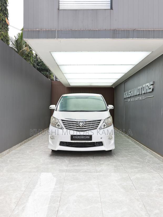 Toyota Alphard 2.4 Petrol FWD 2010 White
