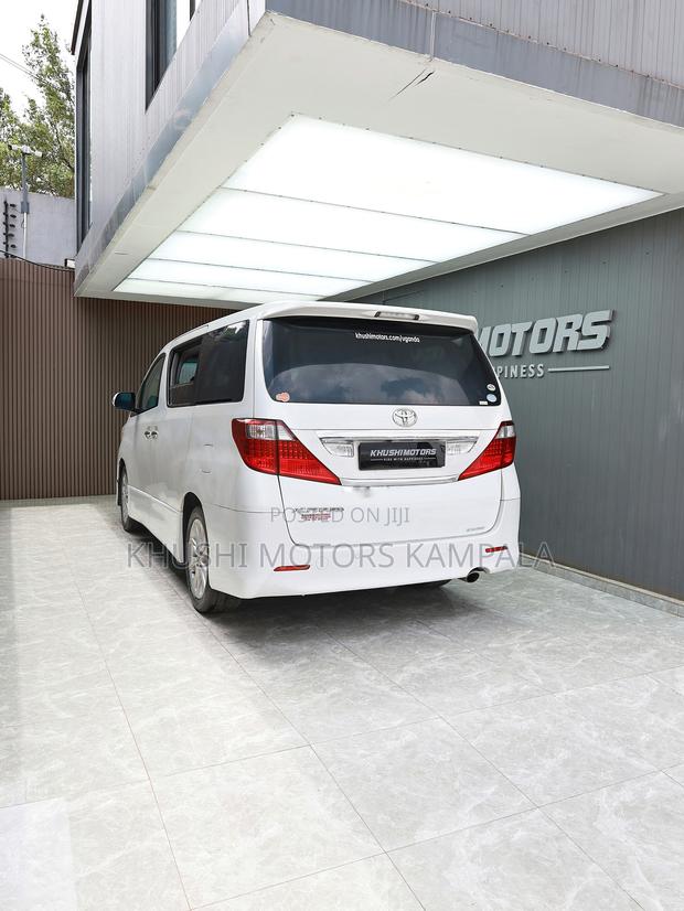Toyota Alphard 2.4 Petrol FWD 2010 White