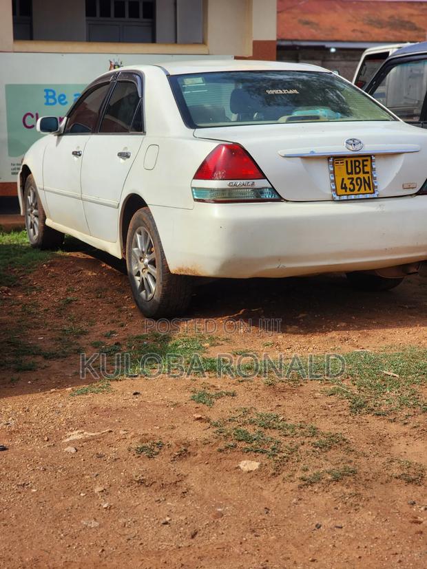 Toyota Mark II 2002 White