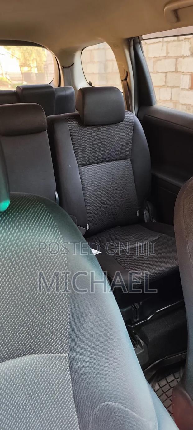 Toyota Wish 2012 Pearl