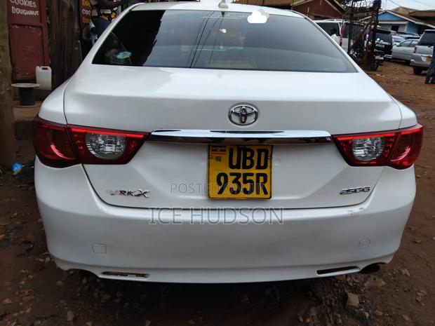 Toyota Mark X 2012 White