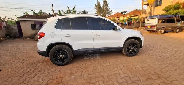 Volkswagen Tiguan S 2010 White