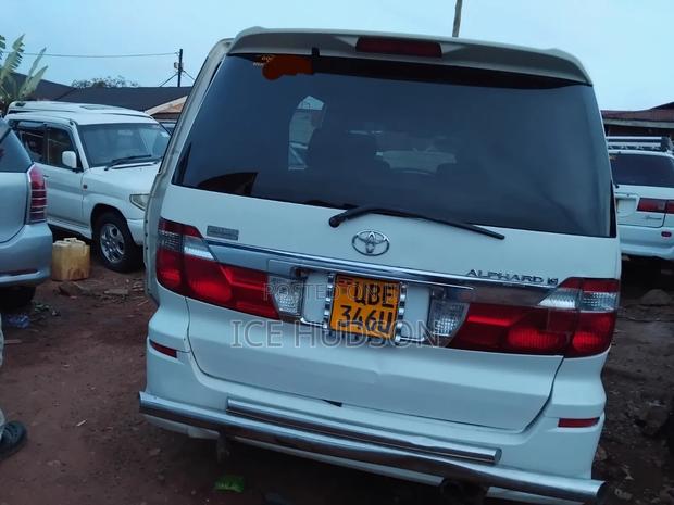 Toyota Alphard 2005 Off white
