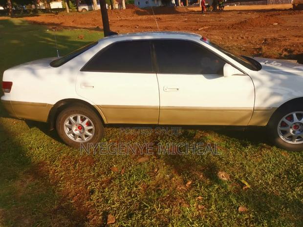 Toyota Mark II 2001 Pearl