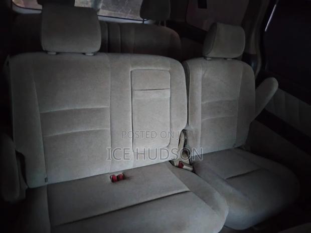 Toyota Noah 2001 Silver