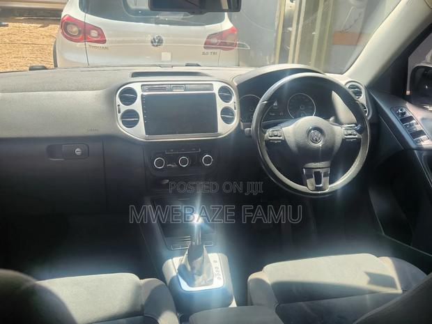 Volkswagen Tiguan 2012 Gray