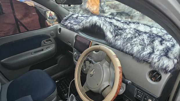 Toyota Sienta 2007 Silver