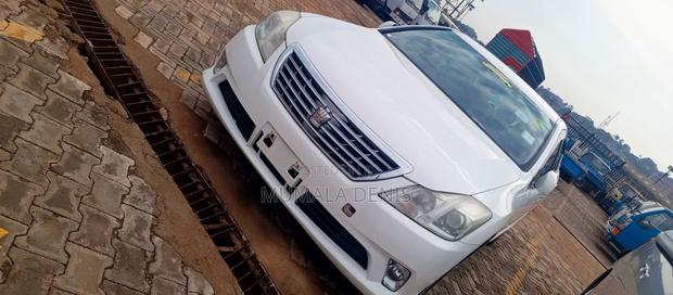 Toyota Crown 2013 White