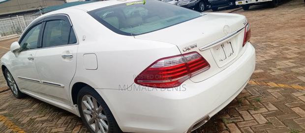 Toyota Crown 2013 White