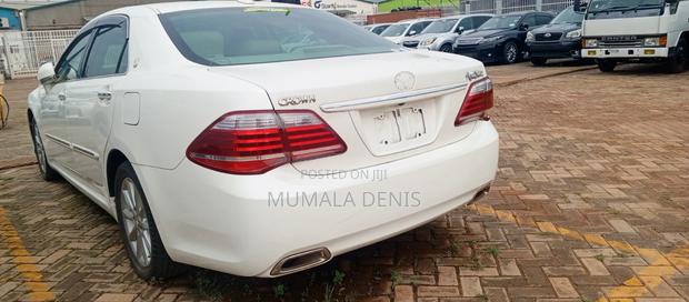 Toyota Crown 2013 White
