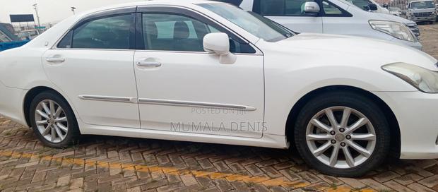 Toyota Crown 2013 White
