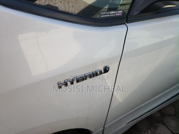 Toyota Noah 1.8 FWD Hybrid (7 seater) 2015 White