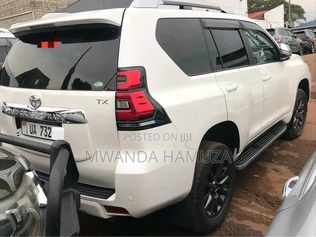 Toyota Land Cruiser Prado 2018 White