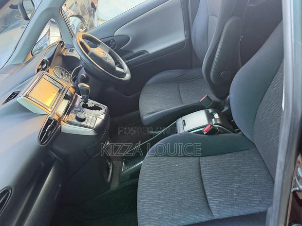 Toyota Wish 2012 Blue
