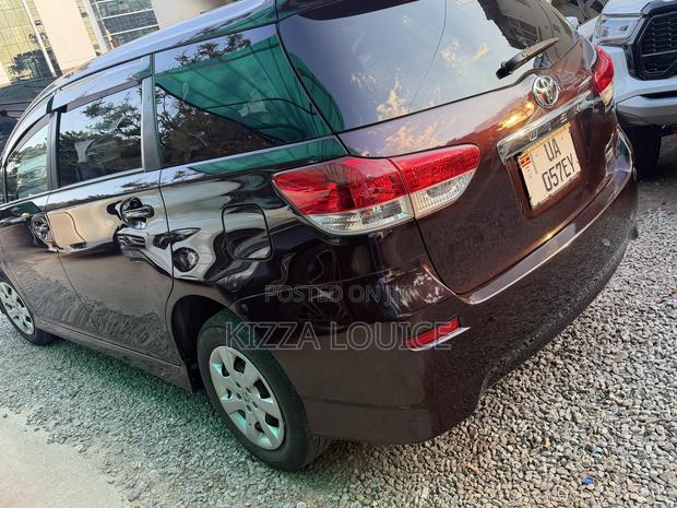 Toyota Wish 2012 Blue