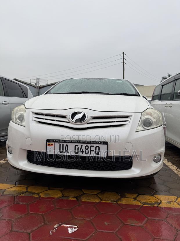 Toyota Auris 2011 White
